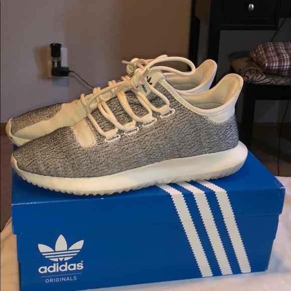 Adidas shoes - Picture 2 of 3